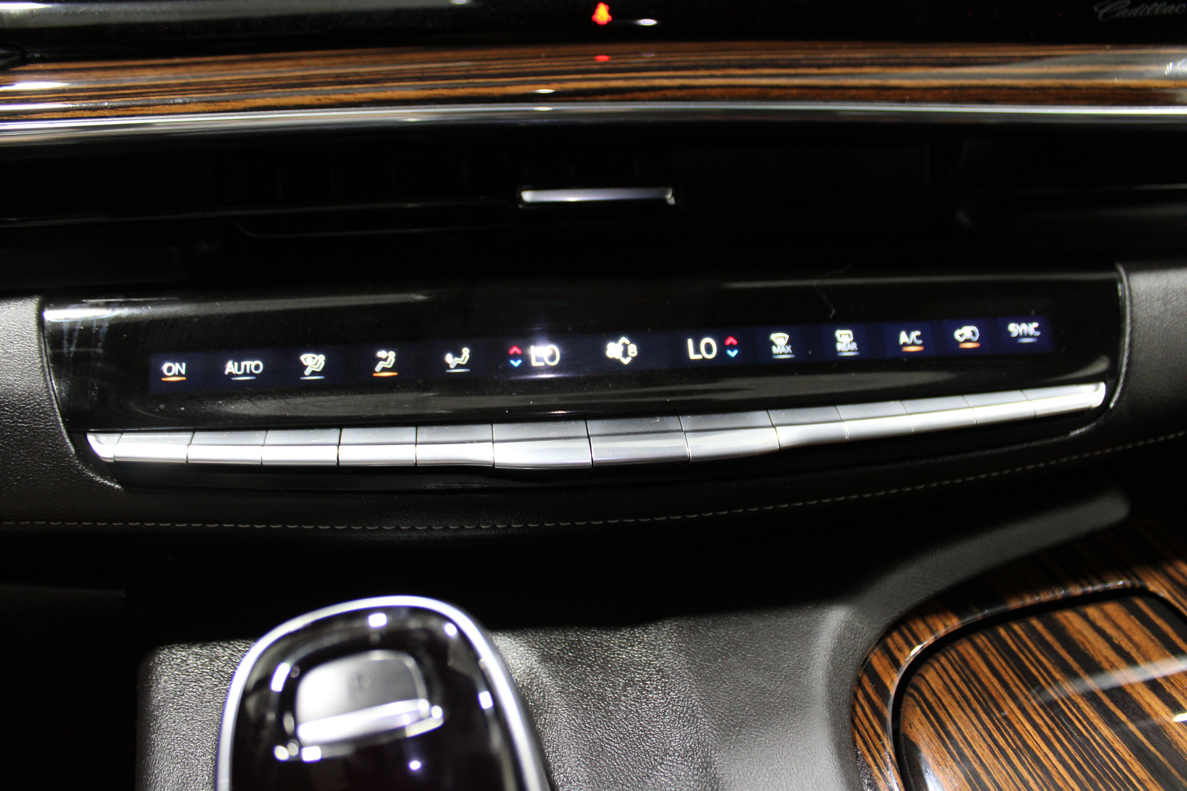 2024 Cadillac Escalade ESV Premium Luxury photo 17