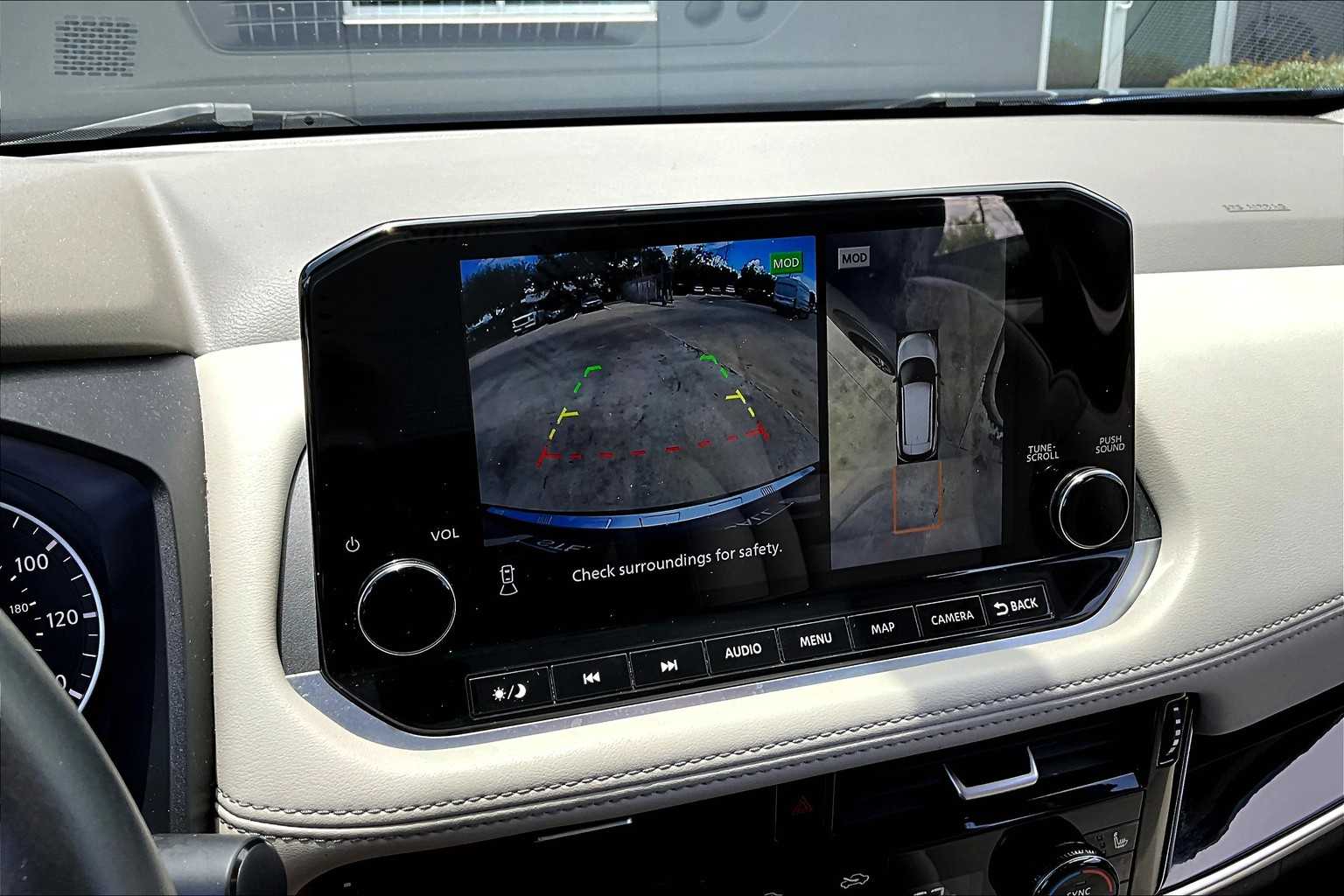 2022 Nissan Rogue SL photo 24
