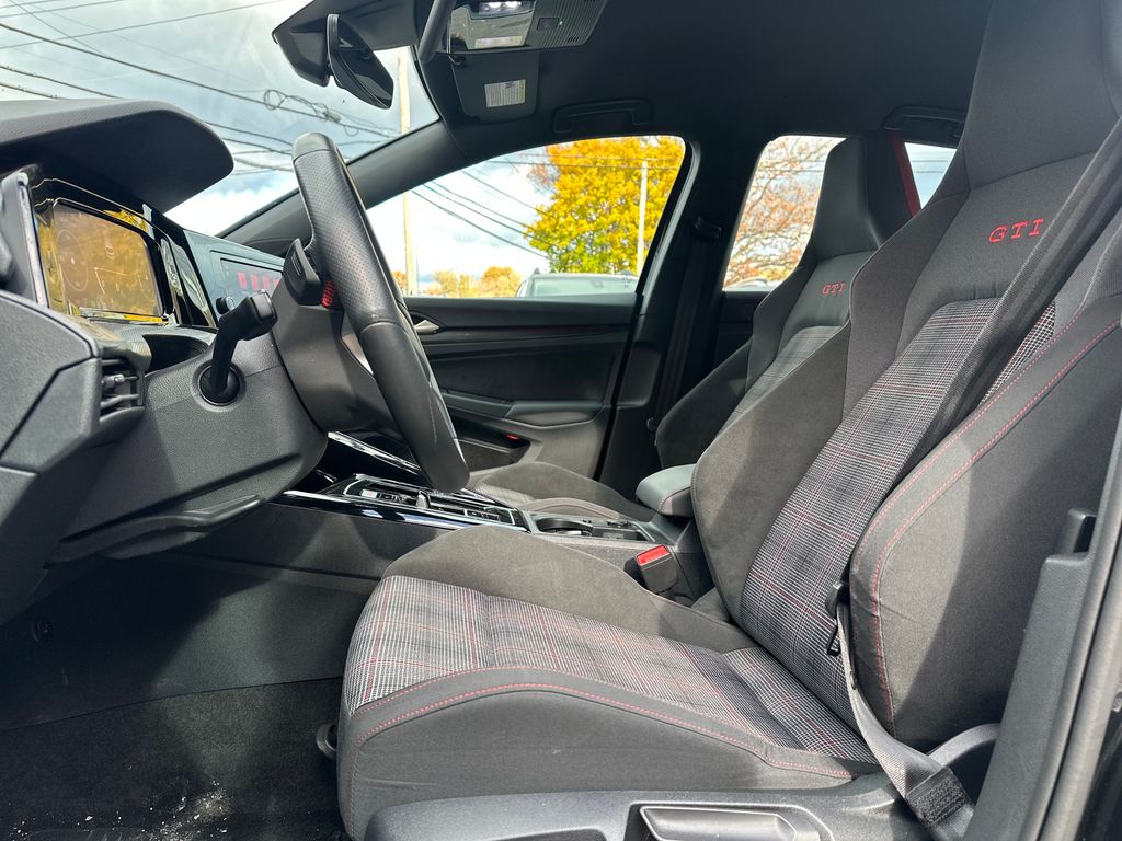 2024 Volkswagen Golf GTI S photo 3
