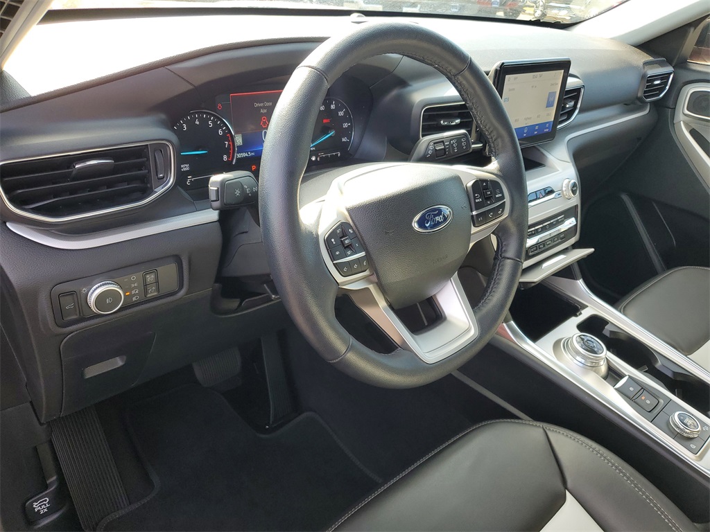 2022 Ford Explorer XLT photo 4
