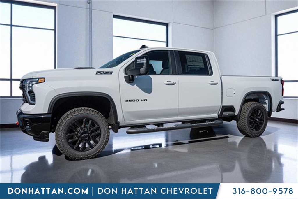 2025 Chevrolet Silverado 2500HD LT photo 2