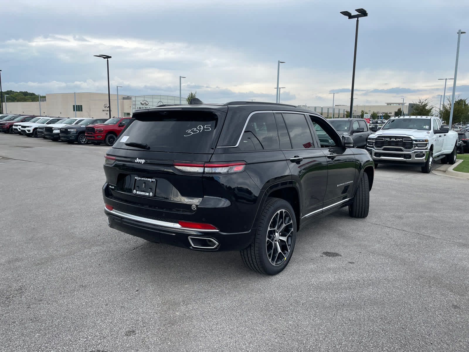 2025 Jeep Grand Cherokee Summit Reserve photo 9