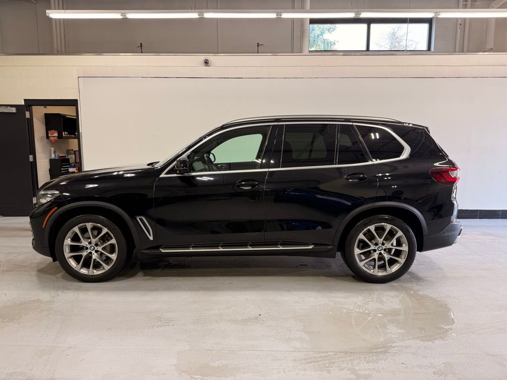Used 2022 BMW X5 40i with VIN 5UXCR6C08N9K36138 for sale in Golden Valley, Minnesota