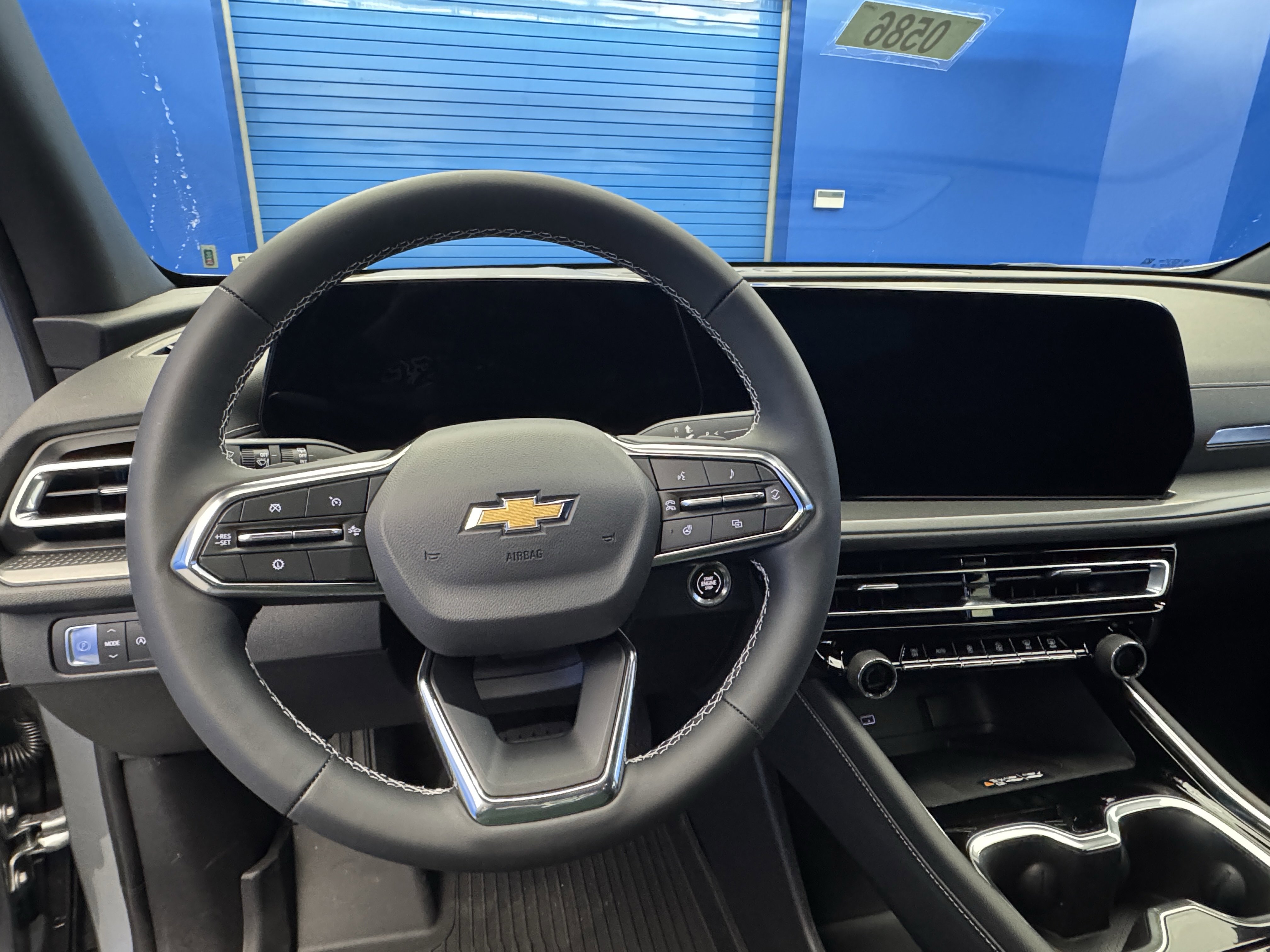 2026 Chevrolet Traverse photo 2