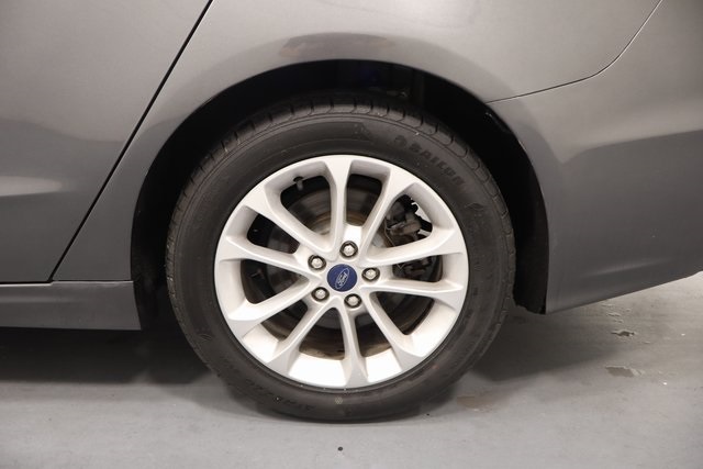 2020 Ford Fusion SE photo 24