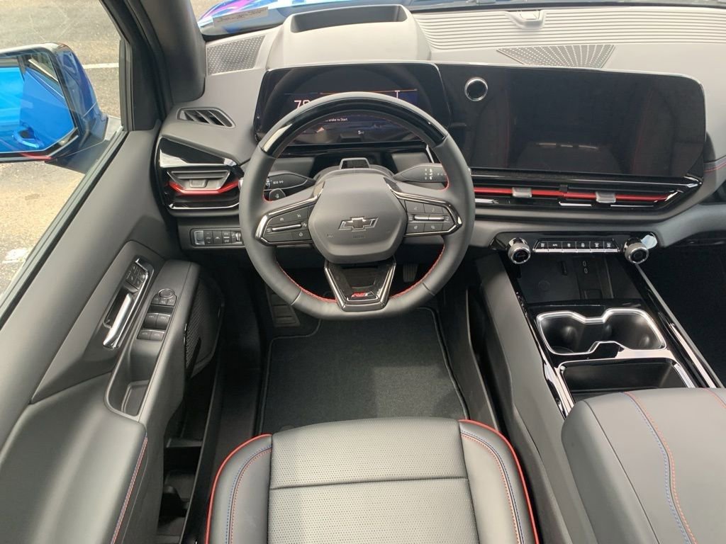 2025 Chevrolet Silverado EV RST photo 15