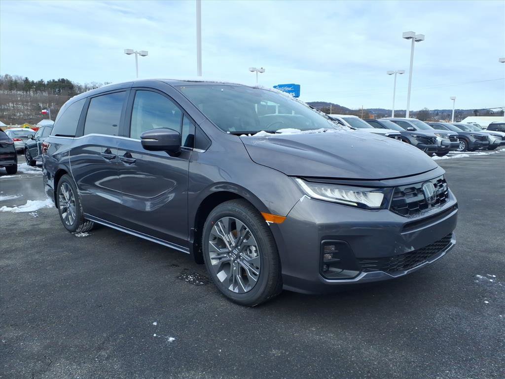 2026 Honda Odyssey Touring's photo