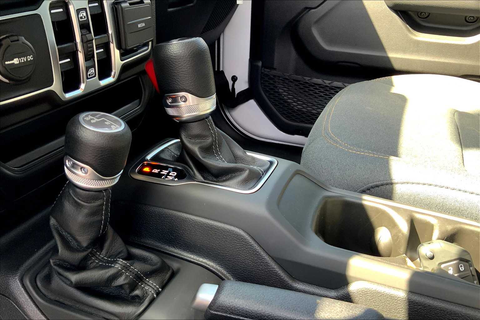 2025 Jeep Wrangler Sport S photo 7