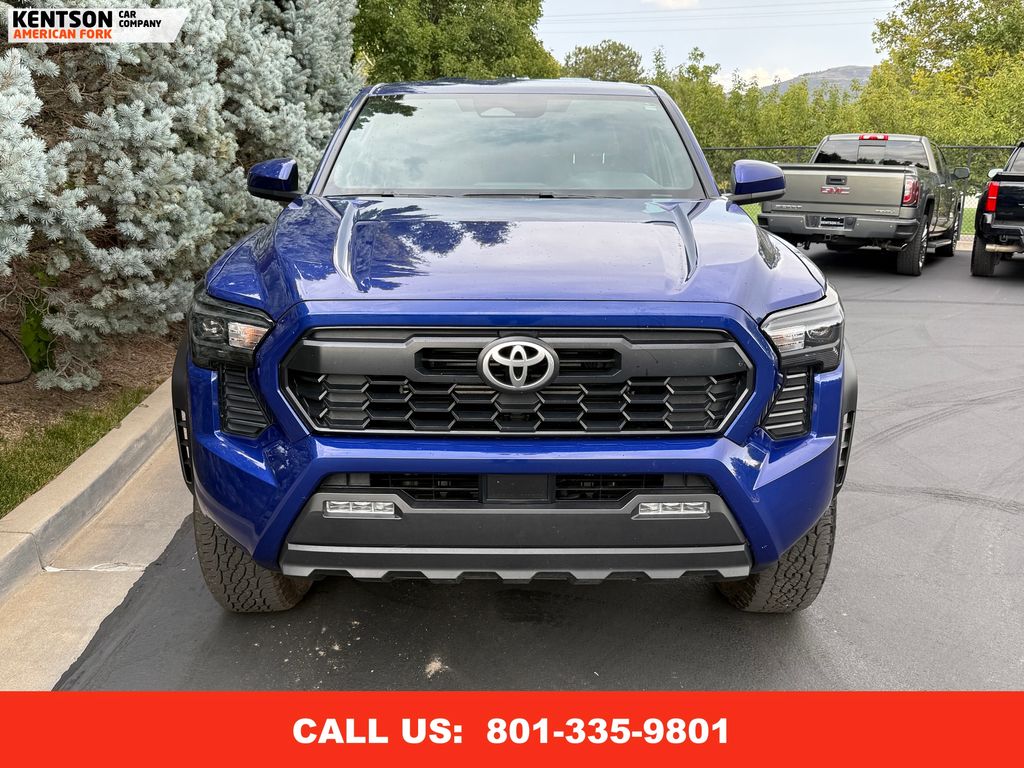 2025 Toyota Tacoma TRD Off-Road photo 2