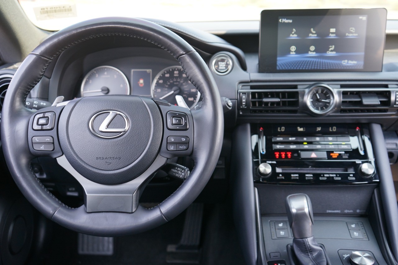 2023 Lexus IS 300 photo 27