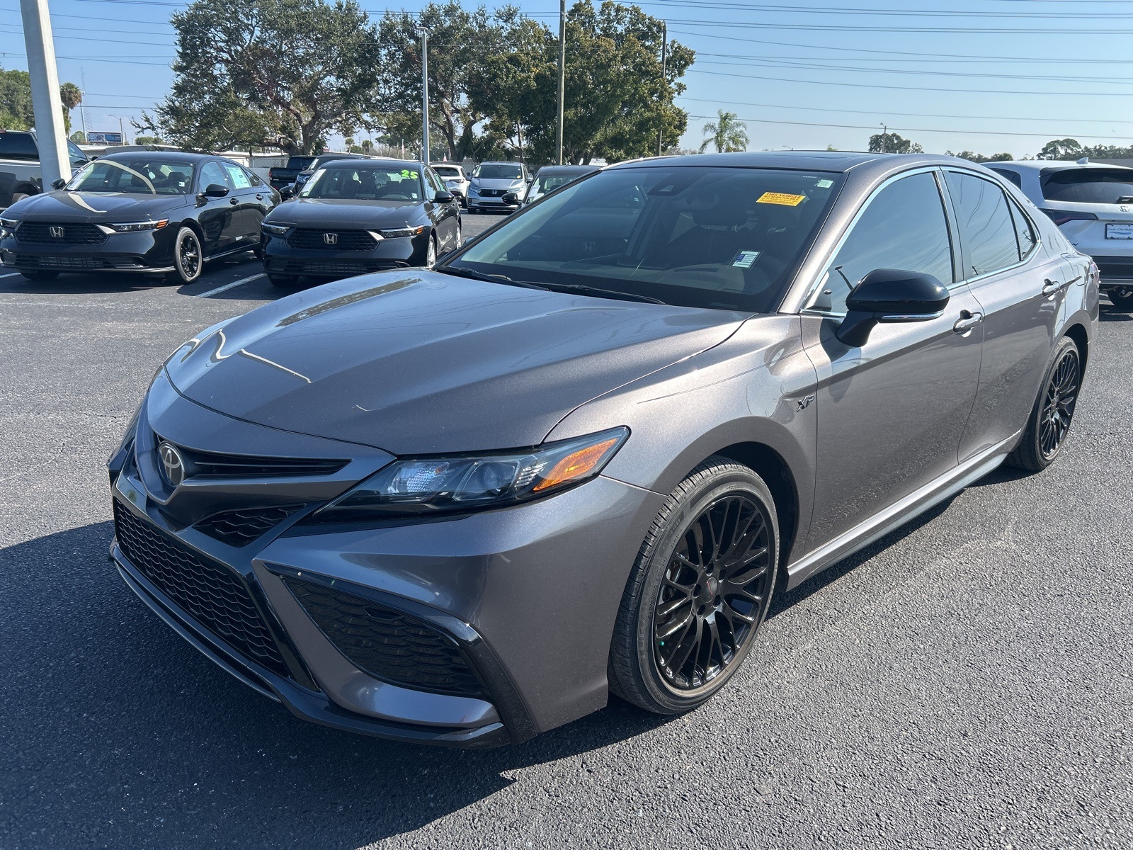 2023 Toyota Camry SE photo 3