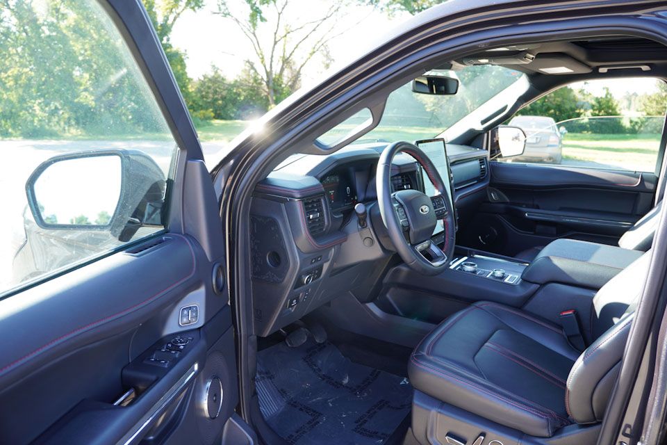 2024 Ford Expedition Limited photo 12