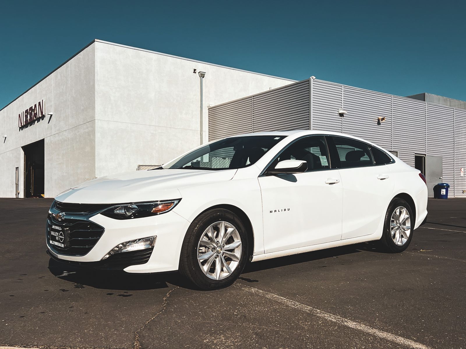 2023 Chevrolet Malibu 1LT photo 2