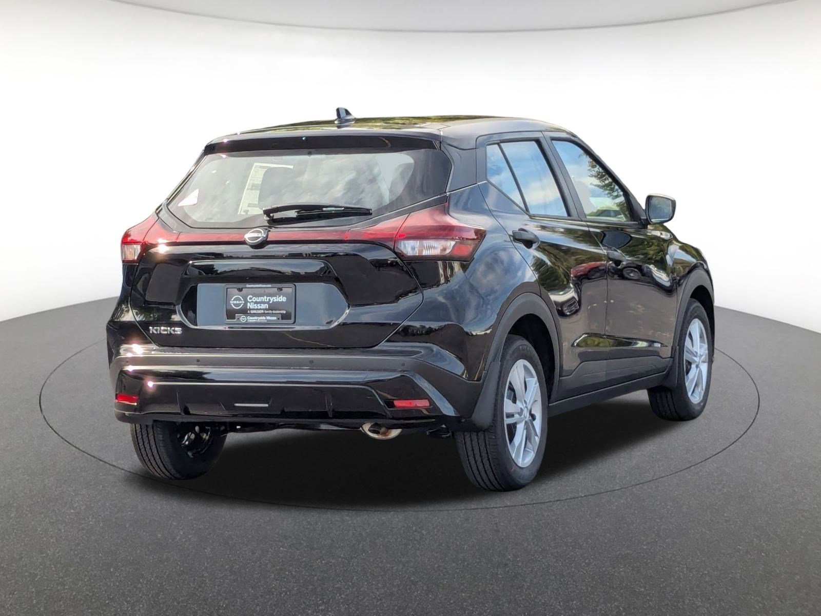 2025 Nissan Kicks Play S photo 4