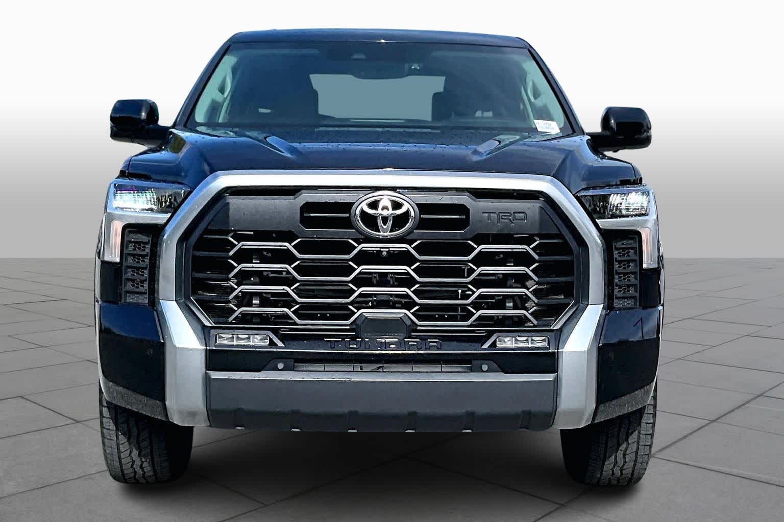 2023 Toyota Tundra Limited CrewMax photo 3