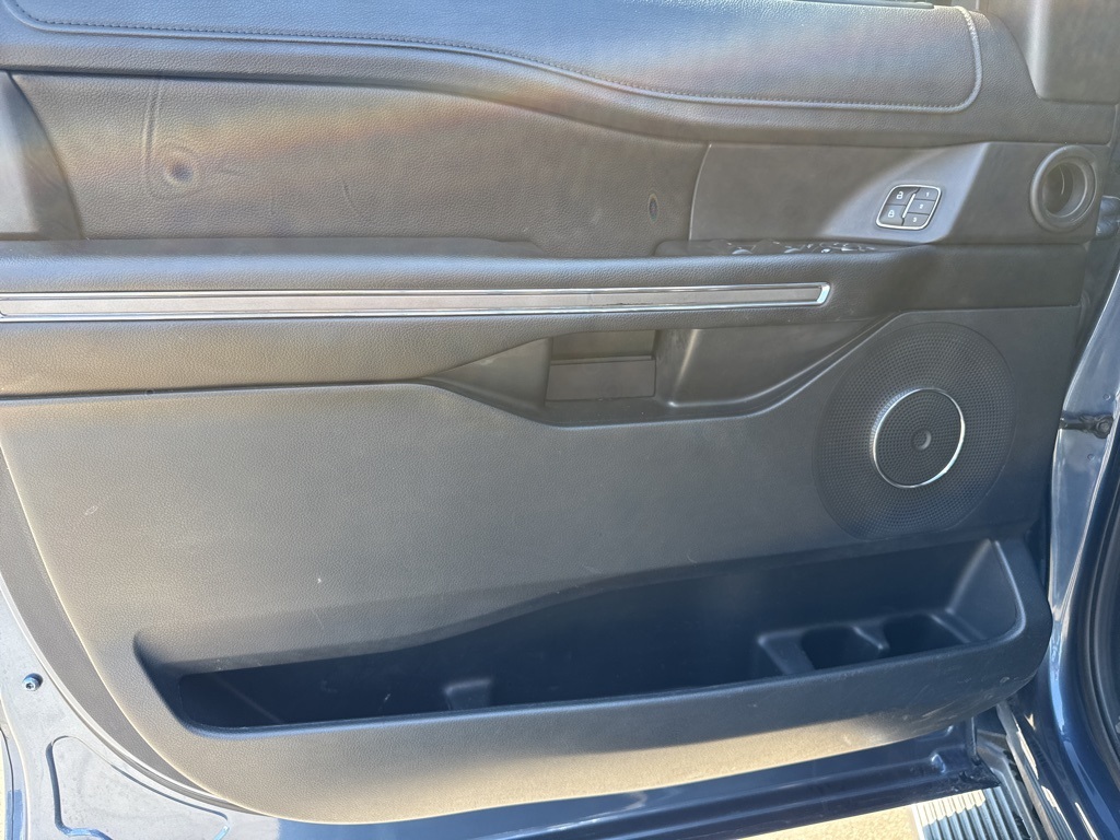 2019 Ford Expedition MAX XLT photo 6