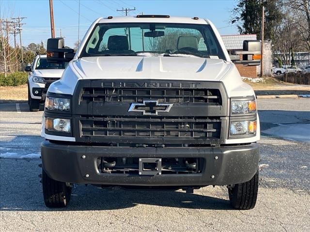 2024 Chevrolet Silverado 5500HD Work Truck photo 2