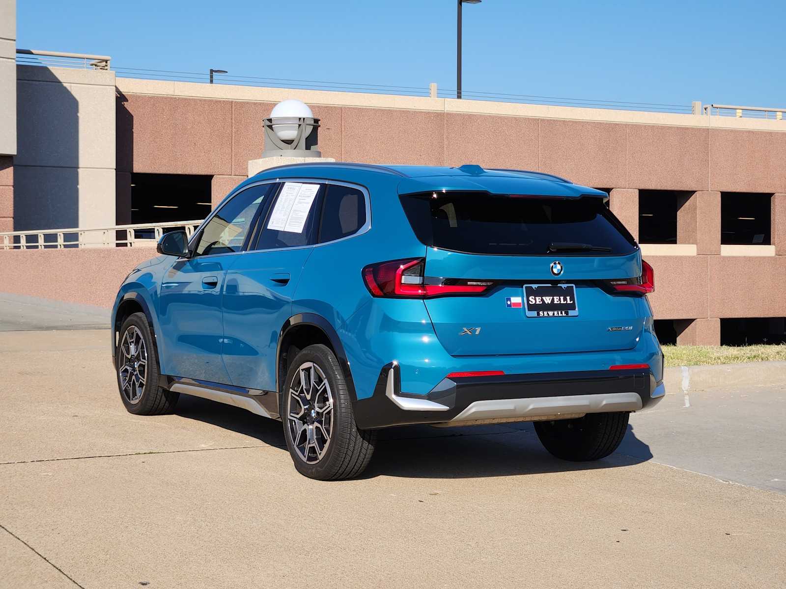 2025 Bmw X1 XDrive28i photo 3