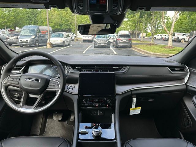 2025 Jeep Grand Cherokee Limited photo 27