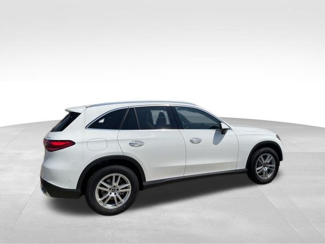 2025 Mercedes Benz GLC 300 4MATIC photo 6