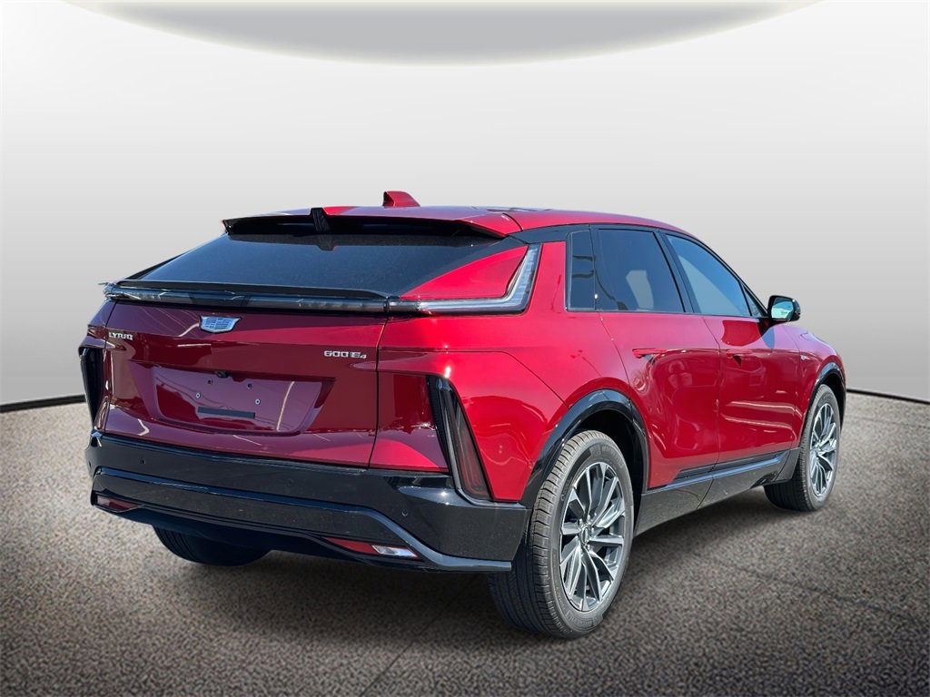 2025 Cadillac Lyriq Sport photo 2