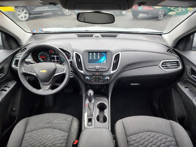 2018 Chevrolet Equinox LT photo 2