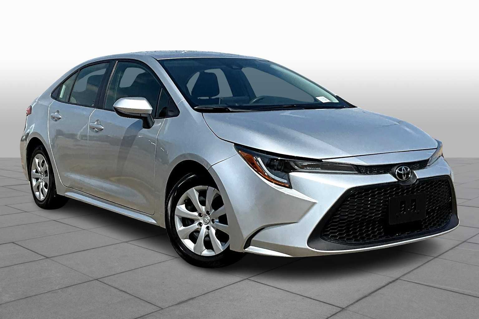 Used 2020 Toyota Corolla LE with VIN JTDEPRAE5LJ105356 for sale in Northfield, Minnesota