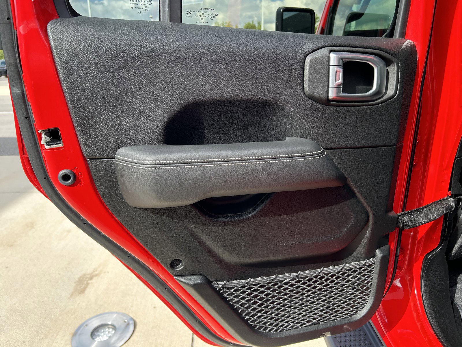 2020 Jeep Wrangler Unlimited Sahara photo 14