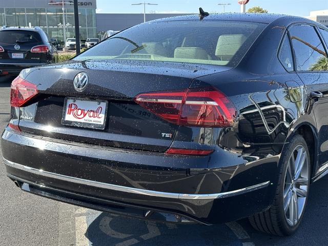 2018 Volkswagen Passat 2.0T S photo 4