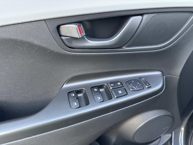2020 Hyundai Kona SEL Plus photo 15