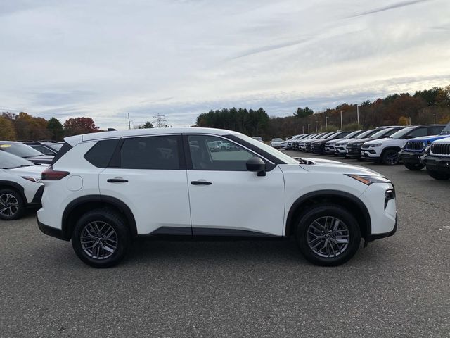 2024 Nissan Rogue S photo 2