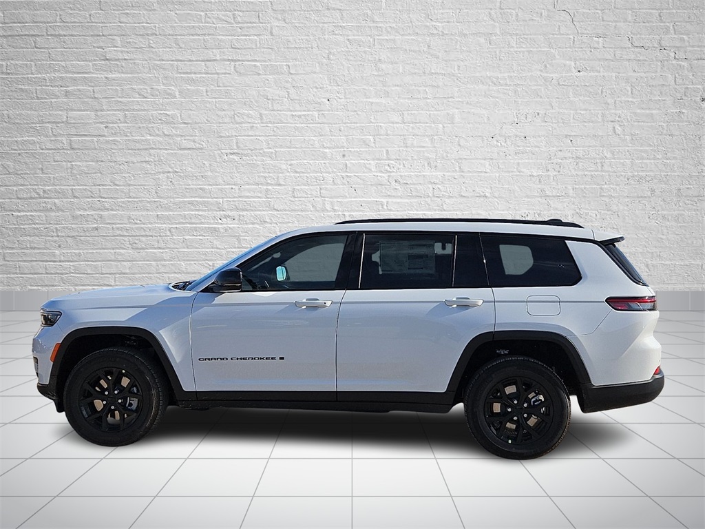 2025 Jeep Grand Cherokee Altitude photo 2