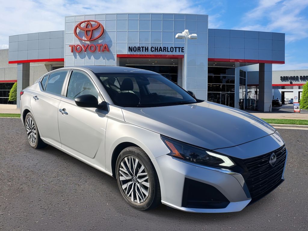 2024 Nissan Altima SV