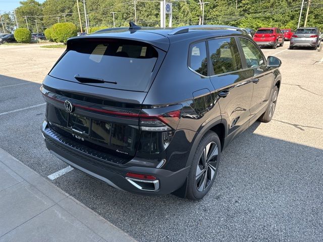 2025 Volkswagen Taos SE photo 7