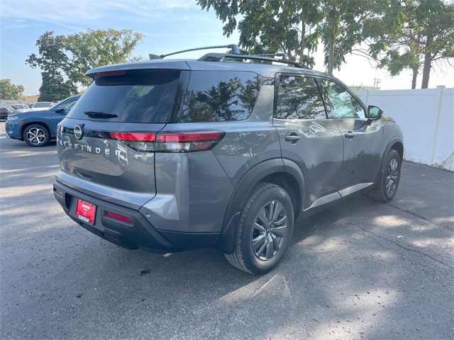 2025 Nissan Pathfinder SV photo 13