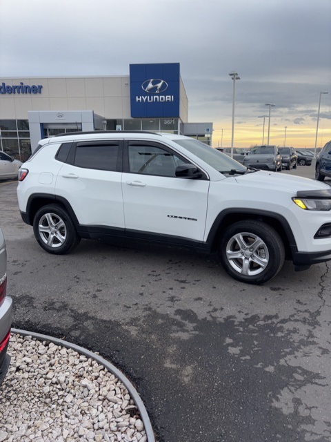 2023 Jeep Compass Latitude's photo