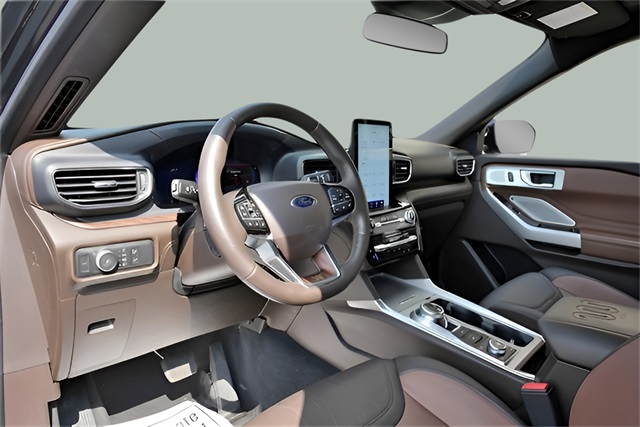 2022 Ford Explorer King Ranch photo 3