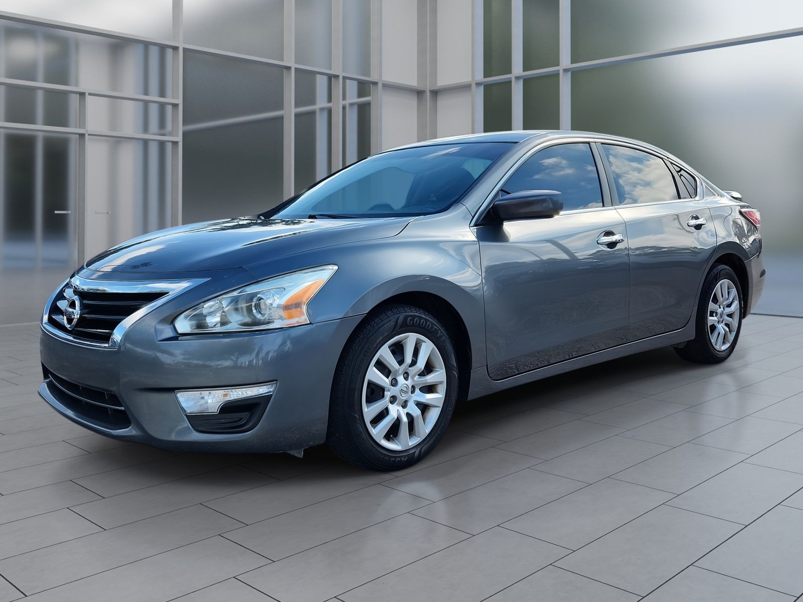 2015 Nissan Altima S's photo