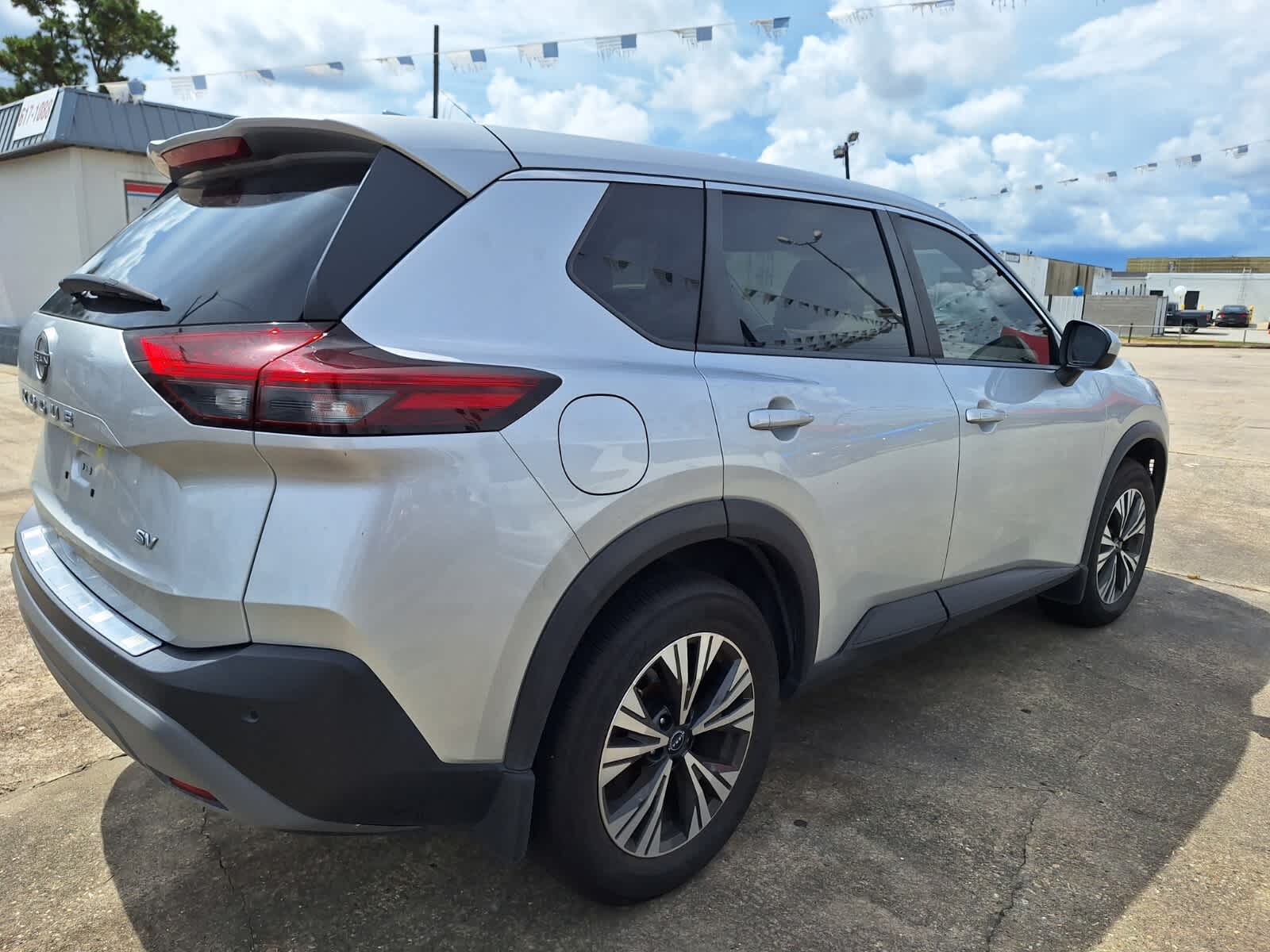 2023 Nissan Rogue SV photo 4