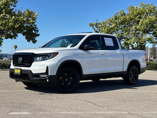 2023 Honda Ridgeline Black Edition photo 2