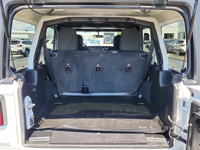 2020 Jeep Wrangler Unlimited Sahara photo 7