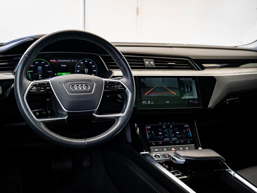 2022 Audi e-tron Premium photo 4