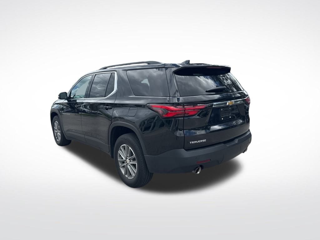 2022 Chevrolet Traverse Leather photo 3