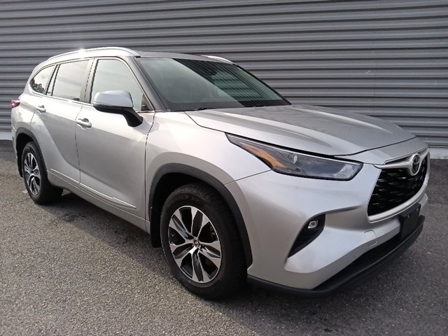 2023 Toyota Highlander XLE's photo