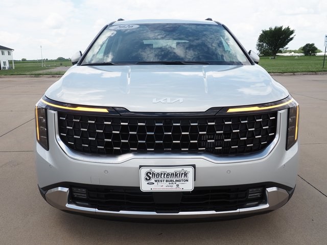 2026 Kia Carnival SX photo 3