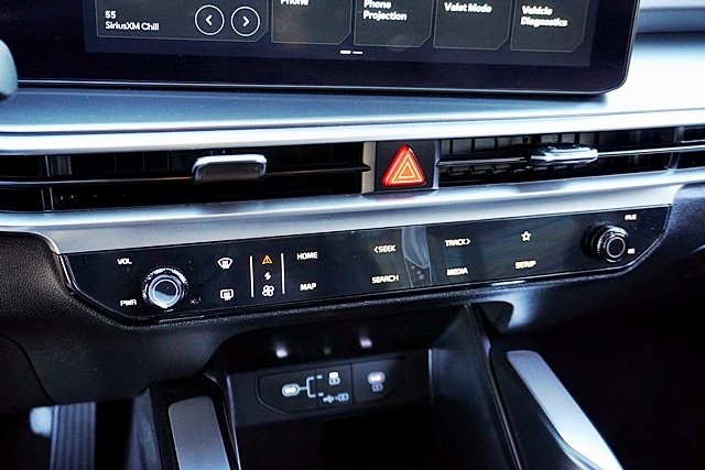 Used 2025 Gray Kia LX image 27