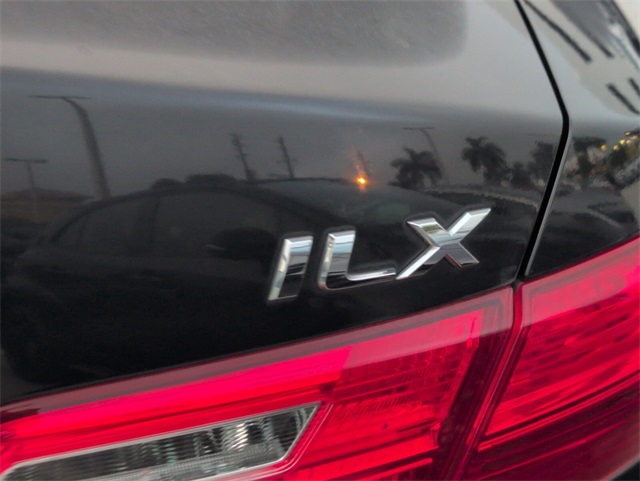 2013 Acura ILX 2.0L Technology photo 12