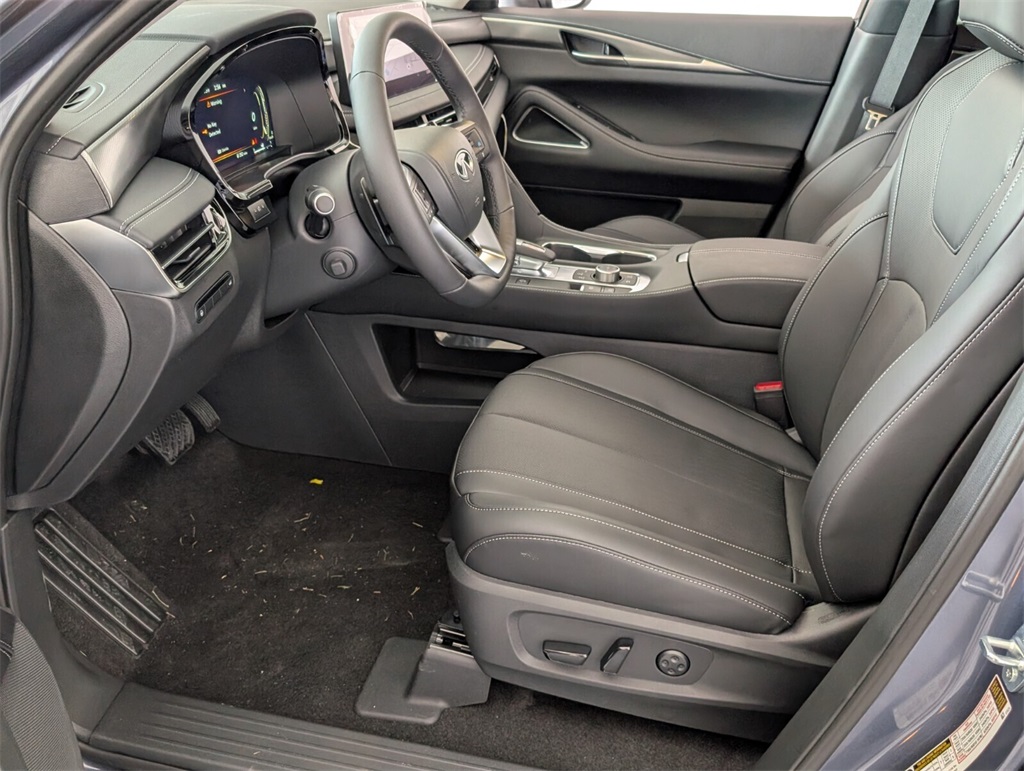 2026 Infiniti QX60 Luxe photo 5