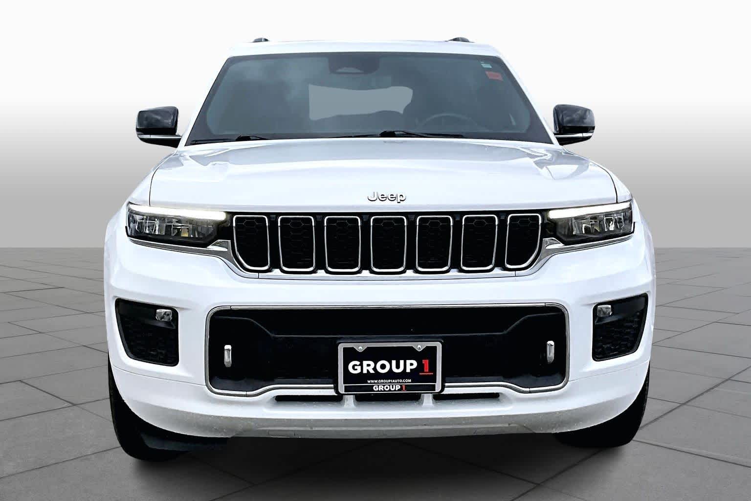 2022 Jeep Grand Cherokee Overland photo 3