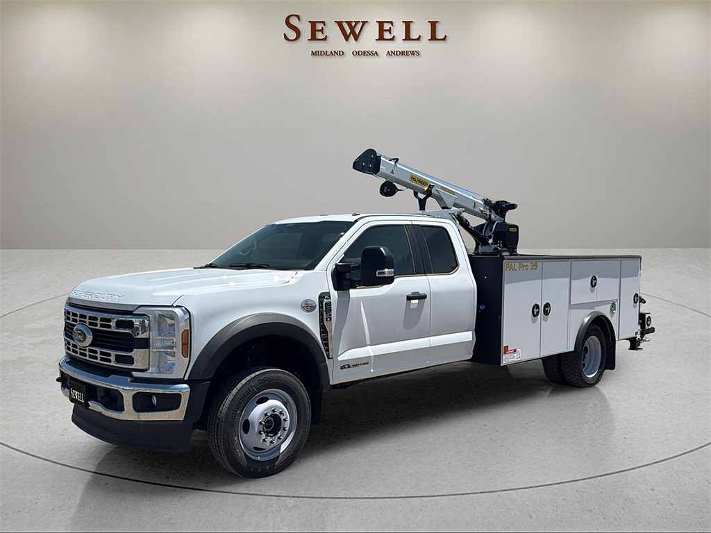 2024 Ford F-550 Super Duty Chassis Cab XL's photo